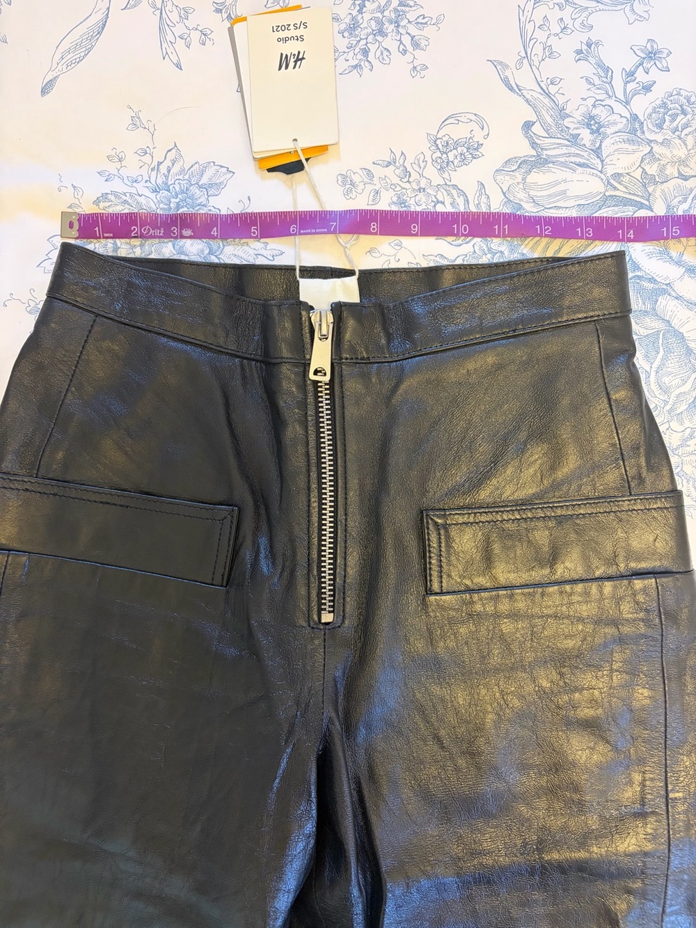 H&M Studio S/S 2021 Archival Genuine Leather Cropped Pants/ Long Shorts - Picture 5 of 10